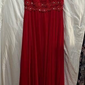 Elegant Red Lace Evening Gown
